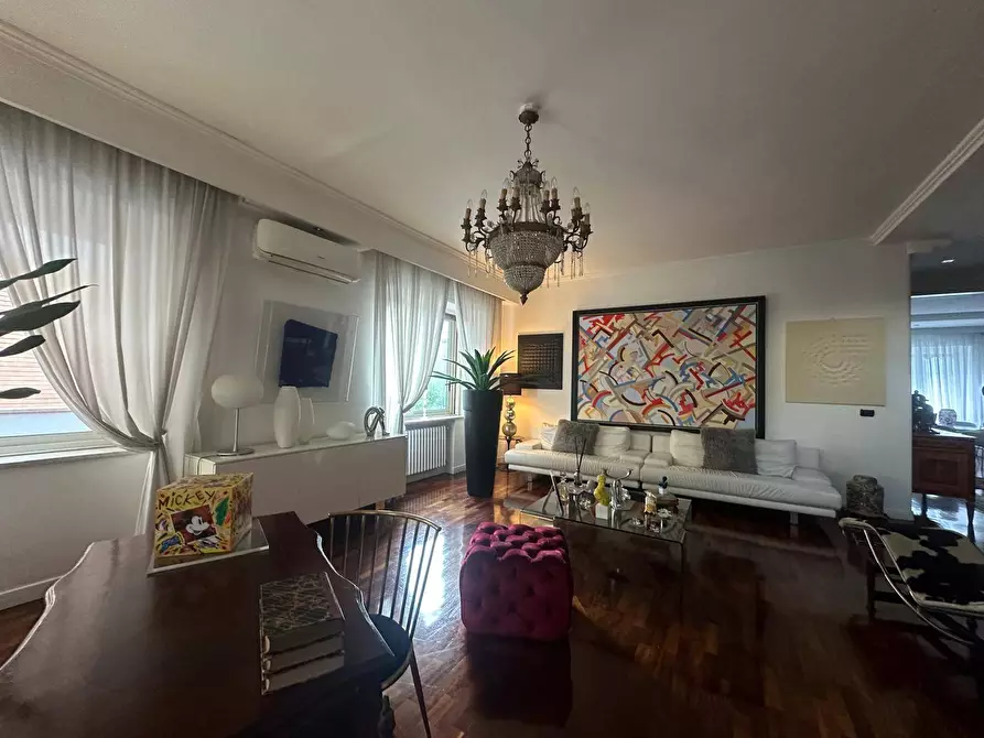 Immagine 2 di Casa indipendente in vendita  in VIA SANTA CHIARA 13 a Caserta