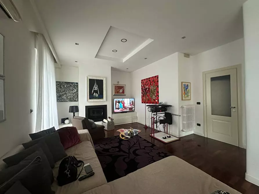 Immagine 10 di Casa indipendente in vendita  in VIA SANTA CHIARA 13 a Caserta