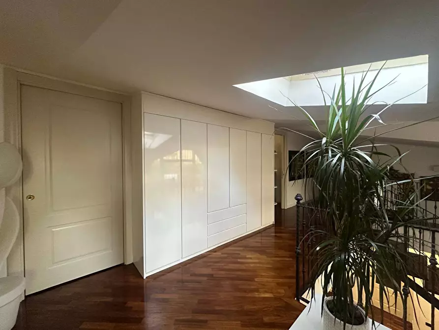 Immagine 15 di Casa indipendente in vendita  in VIA SANTA CHIARA 13 a Caserta