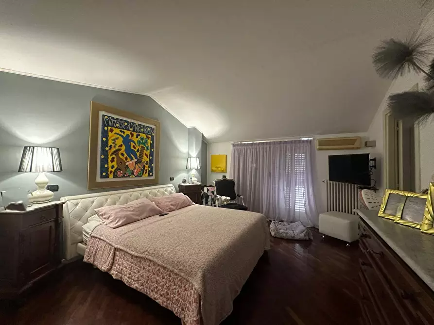 Immagine 18 di Casa indipendente in vendita  in VIA SANTA CHIARA 13 a Caserta