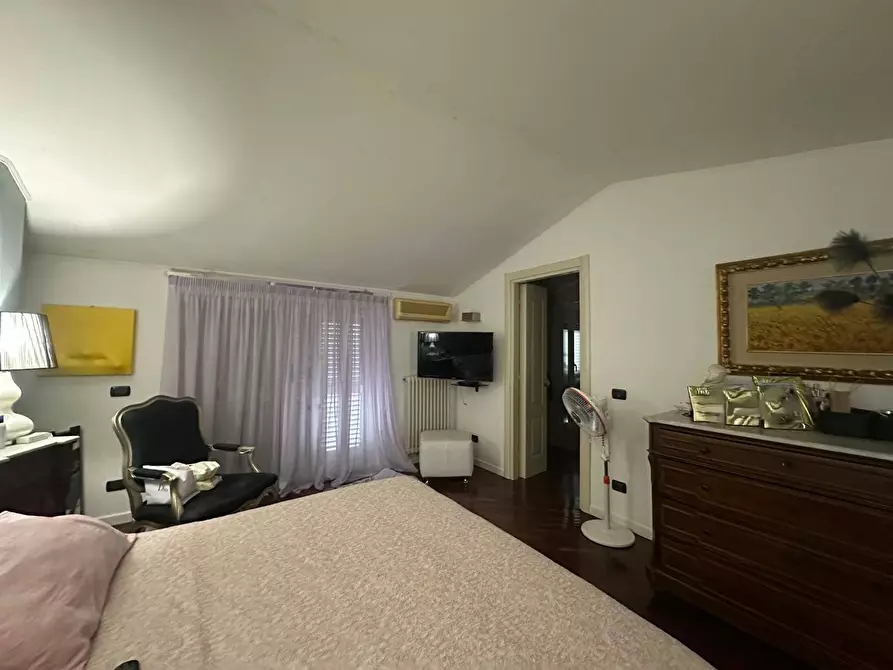 Immagine 19 di Casa indipendente in vendita  in VIA SANTA CHIARA 13 a Caserta