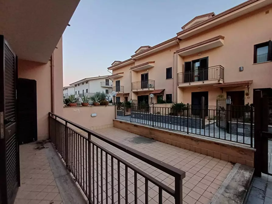 Immagine 9 di Villetta a schiera in affitto  in strada statale 87 20 a Capodrise