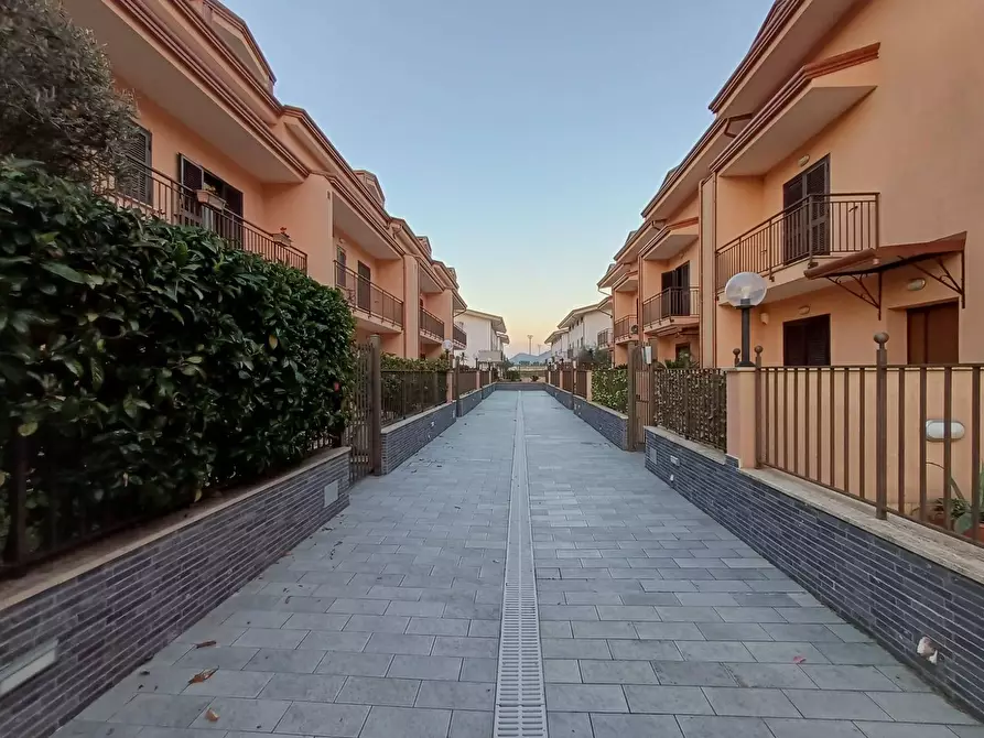 Immagine 11 di Villetta a schiera in affitto  in strada statale 87 20 a Capodrise