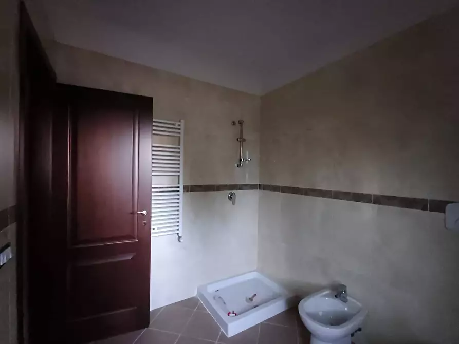 Immagine 16 di Villetta a schiera in affitto  in strada statale 87 20 a Capodrise