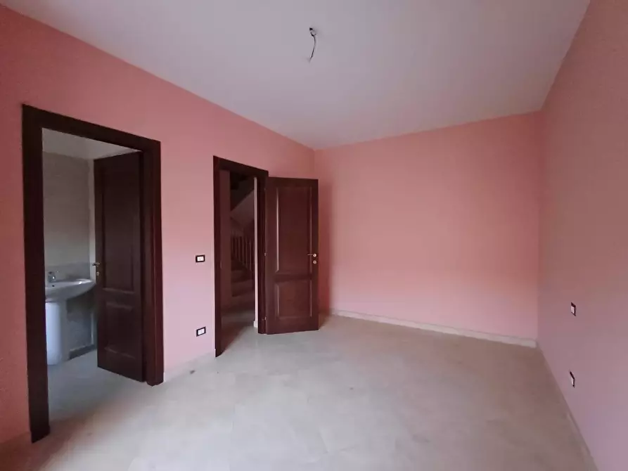 Immagine 19 di Villetta a schiera in affitto  in strada statale 87 20 a Capodrise