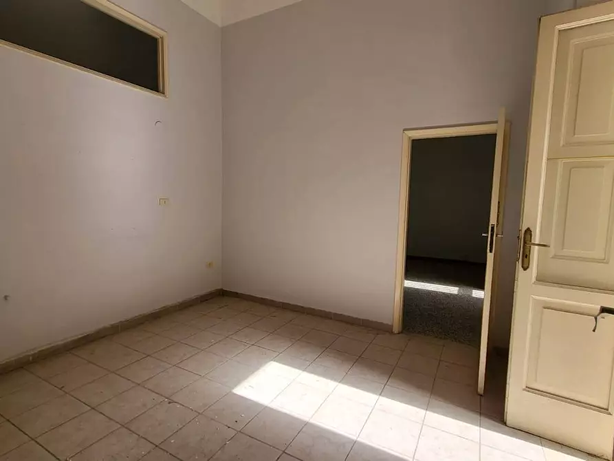 Immagine 7 di Locale commerciale in affitto  a Capua