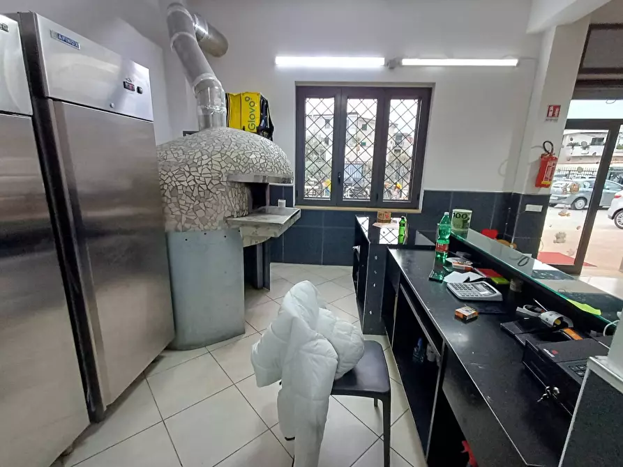 Immagine 5 di Attività commerciale in vendita  in VIALE DELLA LIBERTA' 121 a Capodrise