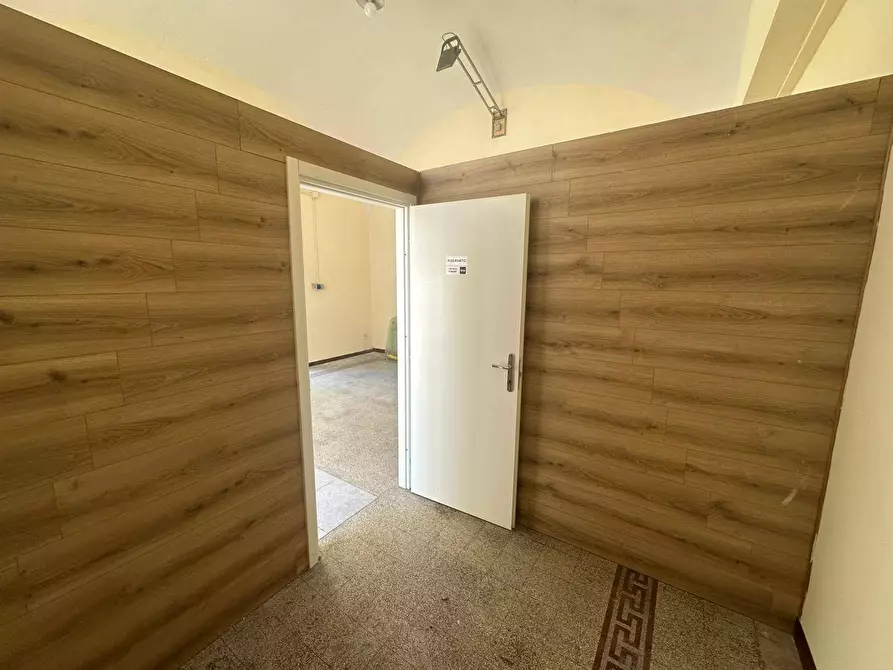 Immagine 4 di Locale commerciale in affitto  in VIA NAZIONALE APPIA 178 a Casagiove