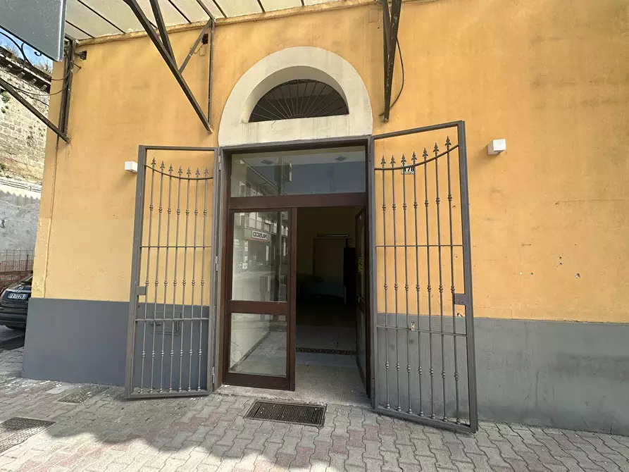 Immagine 10 di Locale commerciale in affitto  in VIA NAZIONALE APPIA 178 a Casagiove