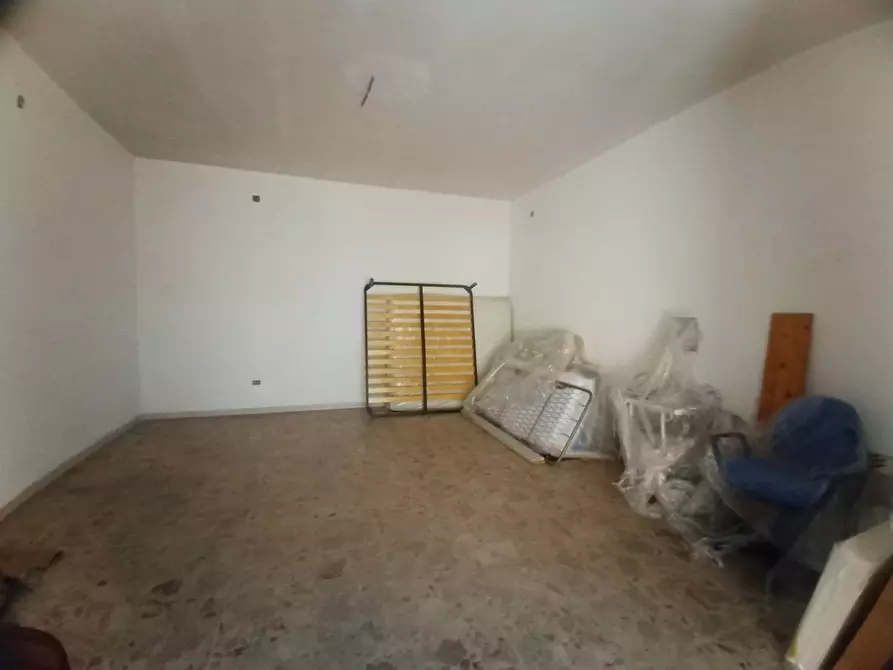 Immagine 6 di Locale commerciale in affitto  a San Prisco