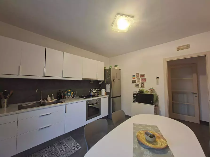 Immagine 3 di Appartamento in vendita  in VIA MARTIRI DI BELLONA 14 a Caserta