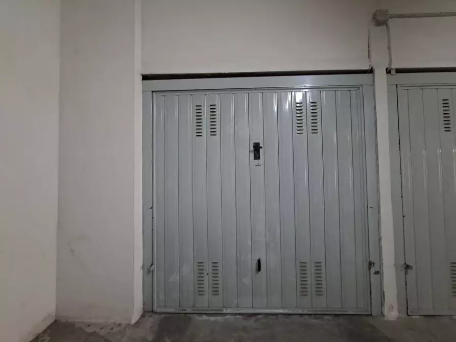 Immagine 32 di Appartamento in vendita  in VIA FUGA 5 a Caserta
