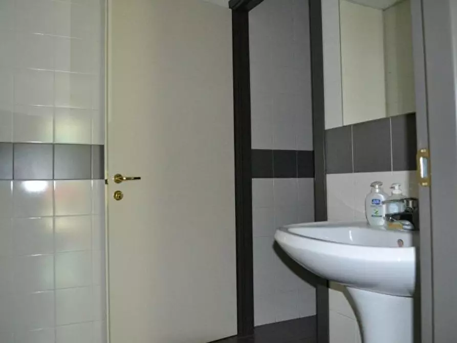 Immagine 5 di Ufficio in affitto  in Padova Uno a Padova