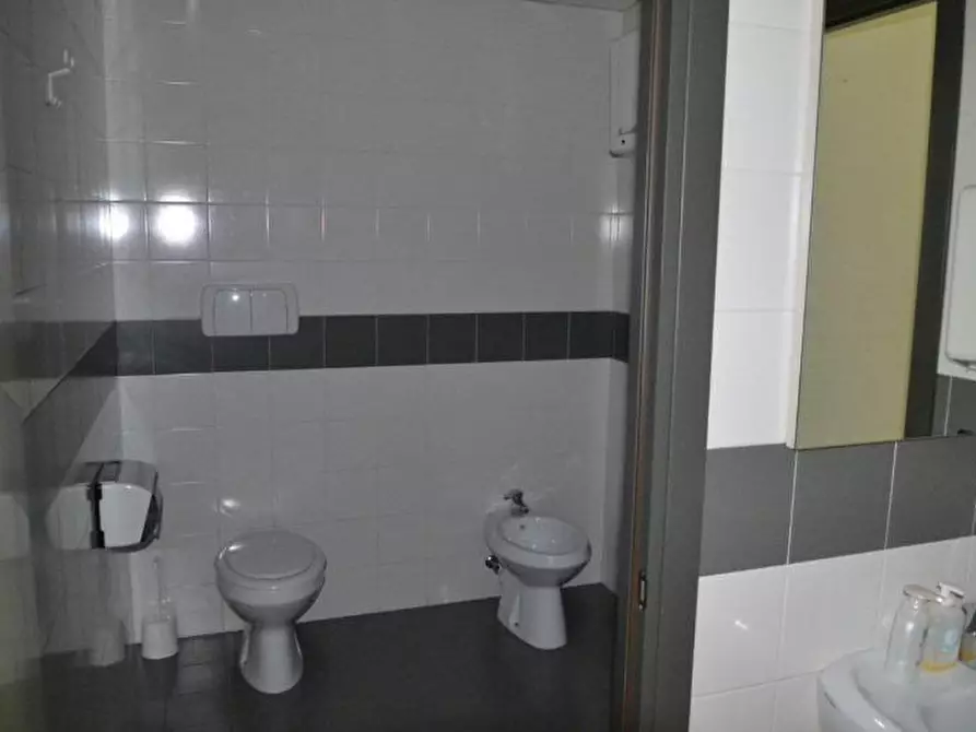 Immagine 6 di Ufficio in affitto  in Padova Uno a Padova