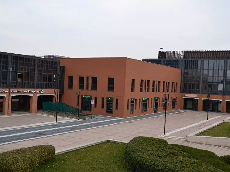 Immagine 8 di Ufficio in affitto  in Piazzale Della Stanga a Padova