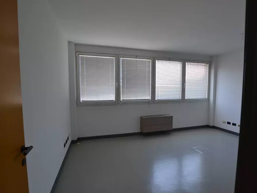 Immagine 7 di Ufficio in affitto  in LIMENA a Limena