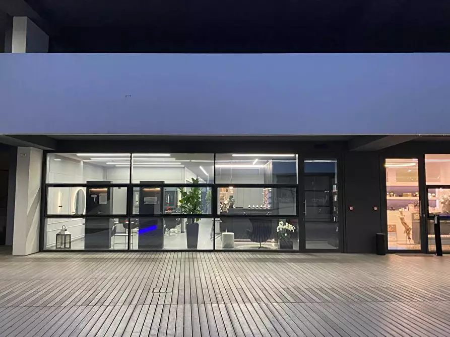Immagine 5 di Negozio in affitto  in Via Maestri Calzaturieri del Brenta a Noventa Padovana
