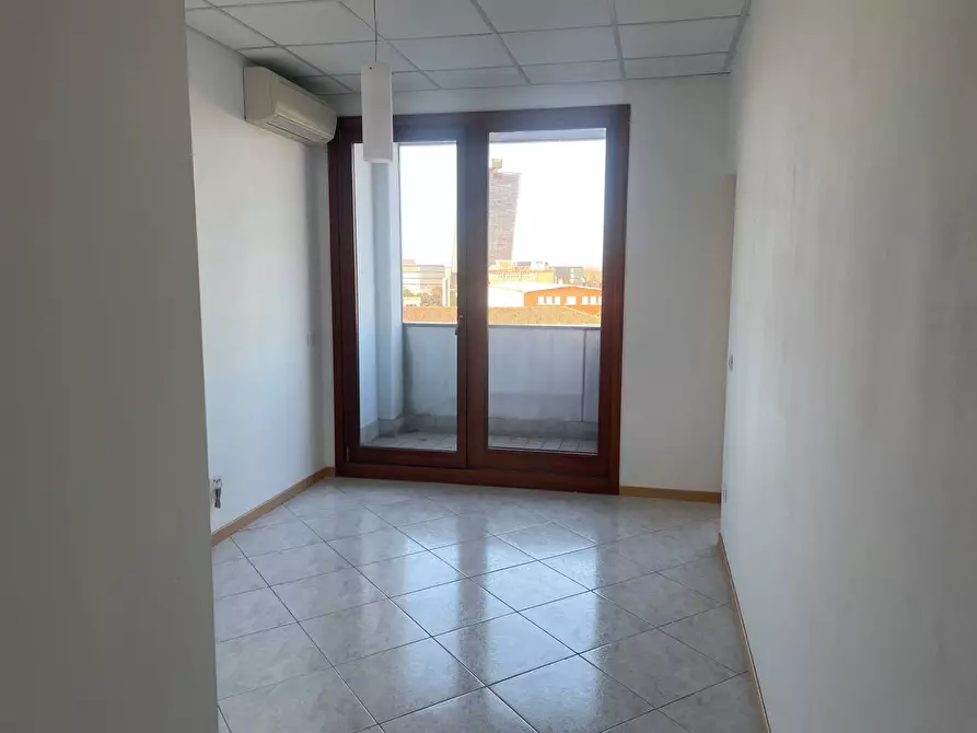 Immagine 8 di Ufficio in affitto  in VIALE DELL'INDUSTRIA a Padova
