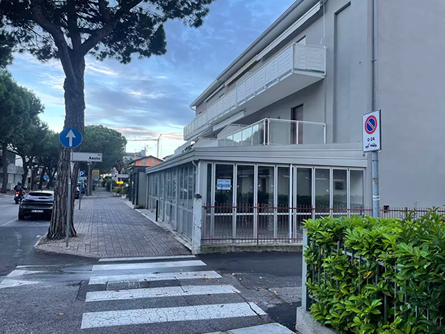 Immagine 1 di Negozio in affitto  in VIA LEVANTINA a Jesolo