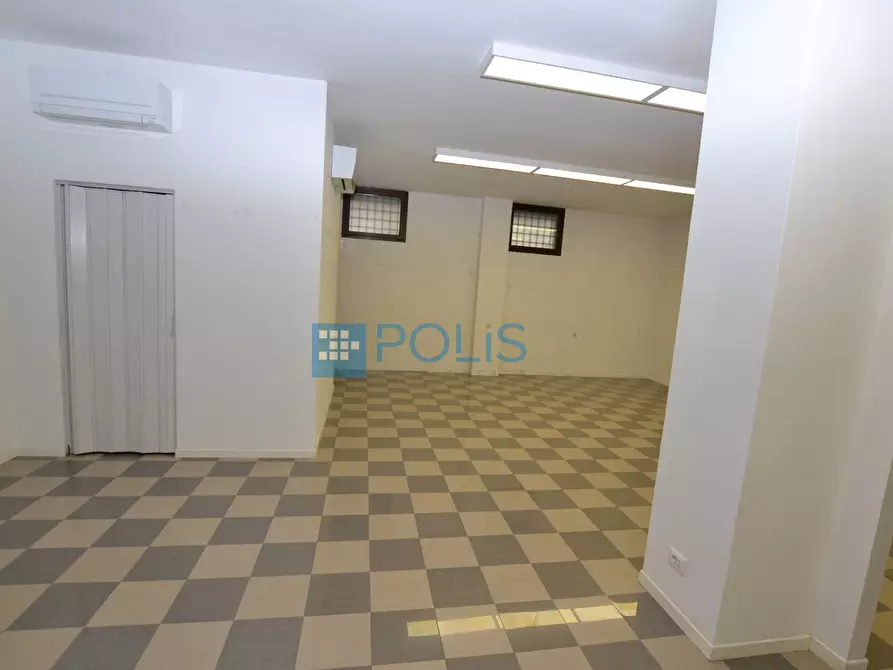 Immagine 10 di Locale commerciale in affitto  in Loreggia a Borgoricco