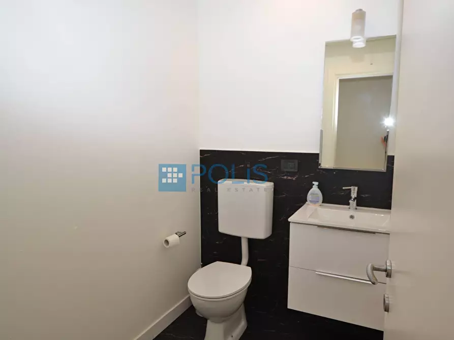 Immagine 10 di Ufficio in vendita  in Centro Storico a Padova