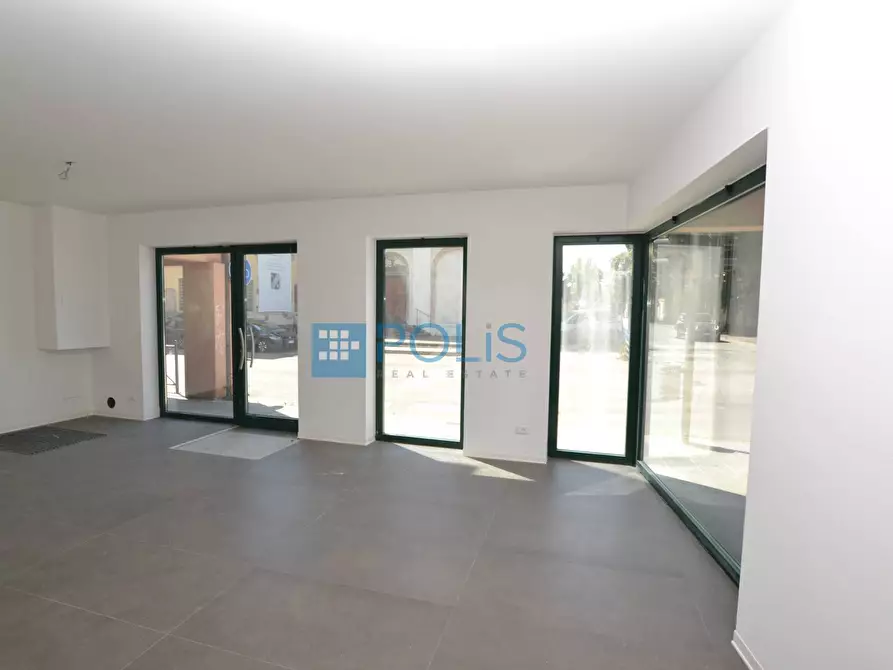 Immagine 9 di Negozio in affitto  in SAVONAROLA a Padova