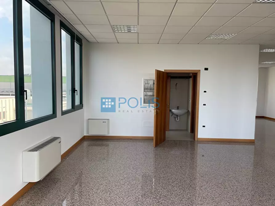 Immagine 8 di Ufficio in affitto  in Corso Stati Uniti a Padova