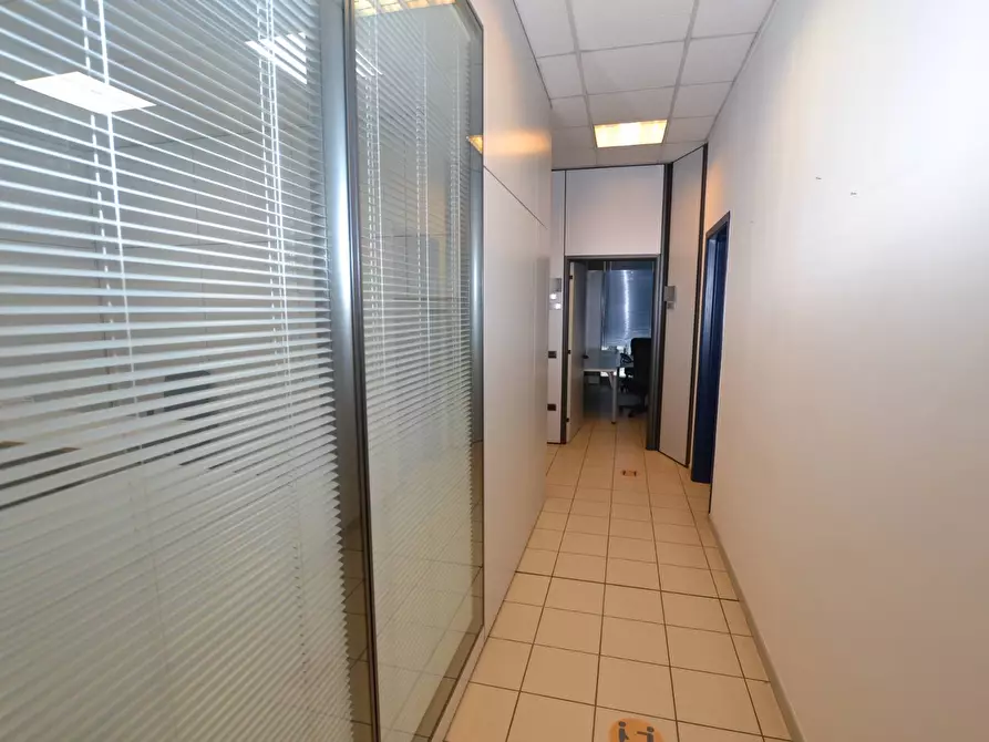Immagine 15 di Ufficio in vendita  in VIA SAVELLI a Padova