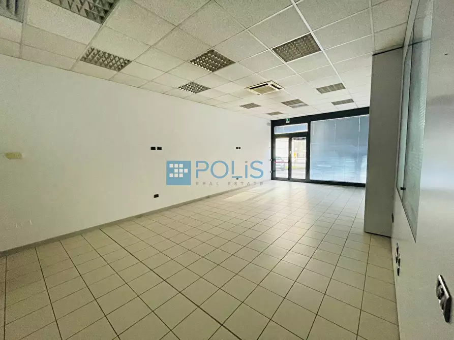 Immagine 2 di Ufficio in vendita  in VIA SAVELLI a Padova