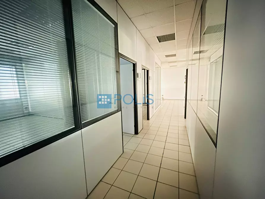 Immagine 3 di Ufficio in vendita  in VIA SAVELLI a Padova