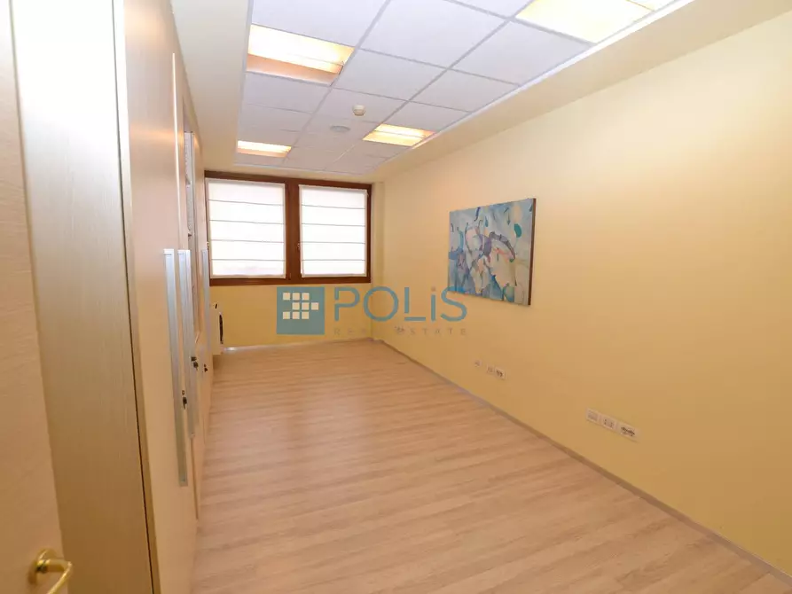 Immagine 11 di Ufficio in affitto  in Padova Est a Padova