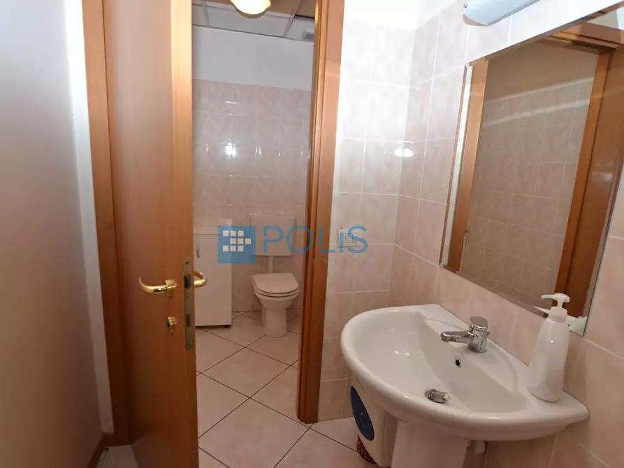 Immagine 9 di Ufficio in affitto  in Padova Est a Padova