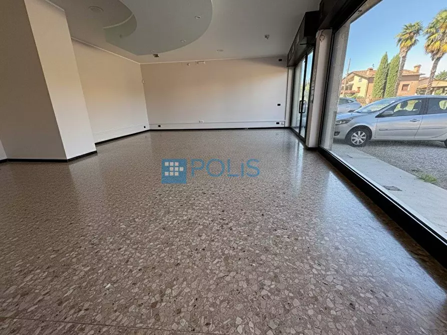 Immagine 6 di Negozio in vendita  in Martignacco a Martignacco