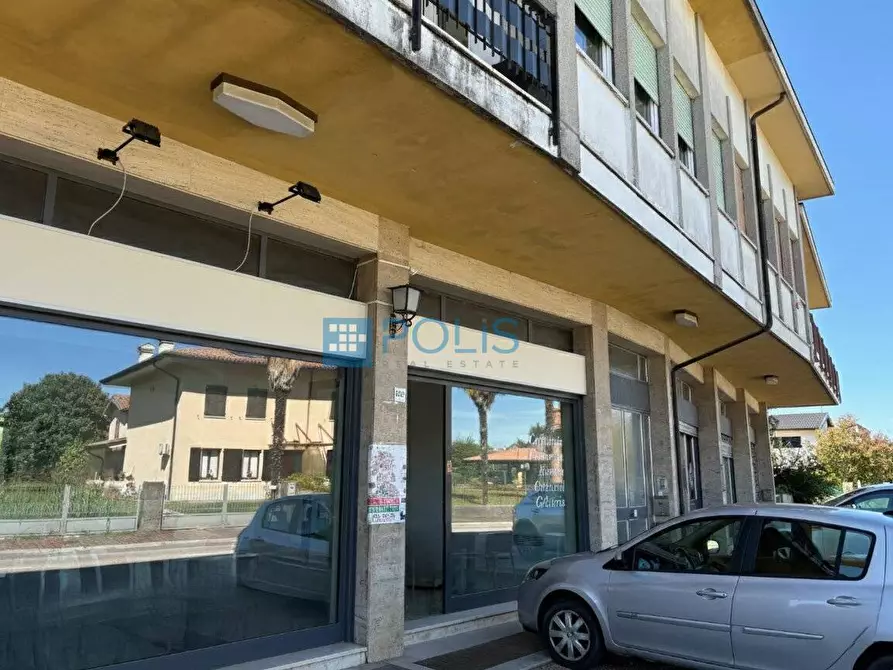 Immagine 10 di Negozio in vendita  in Martignacco a Martignacco