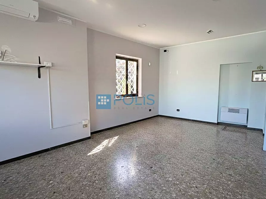 Immagine 4 di Negozio in vendita  in Martignacco a Martignacco