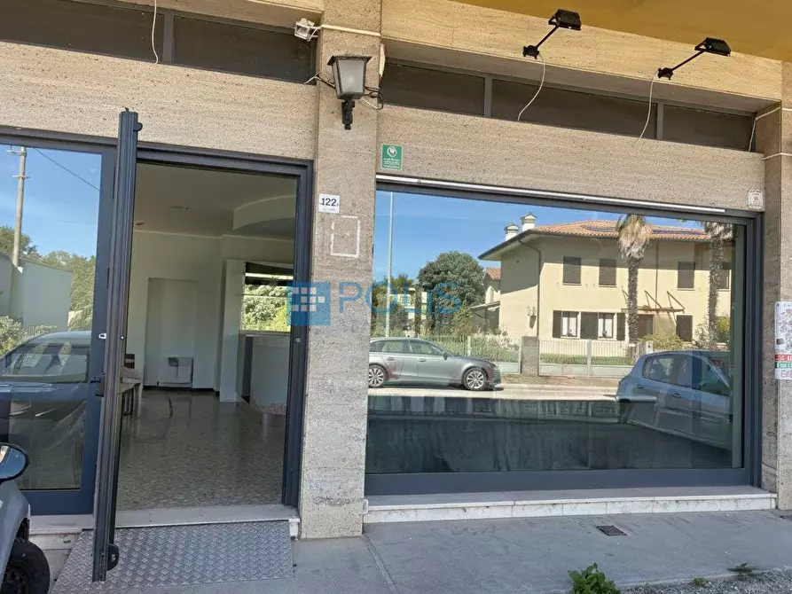 Immagine 4 di Negozio in affitto  in Martignacco a Martignacco