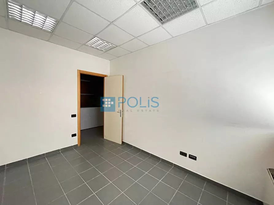 Immagine 22 di Ufficio in vendita  in Riviera Maestri Del Lavoro a Padova