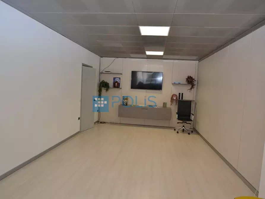 Immagine 10 di Laboratorio in affitto  in Vic.ze Fiera a Padova