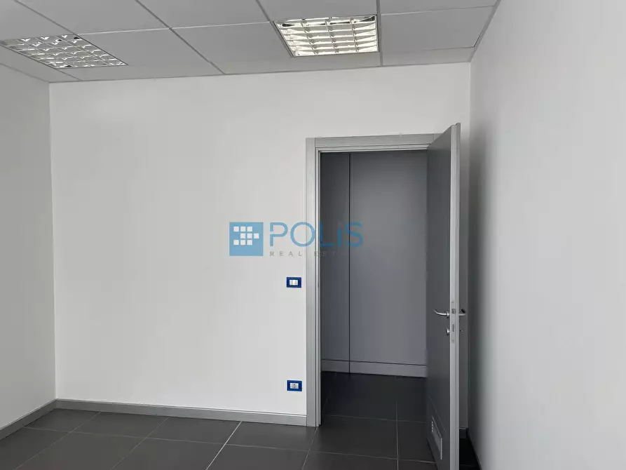 Immagine 8 di Ufficio in affitto  in Zona Industriale a Padova