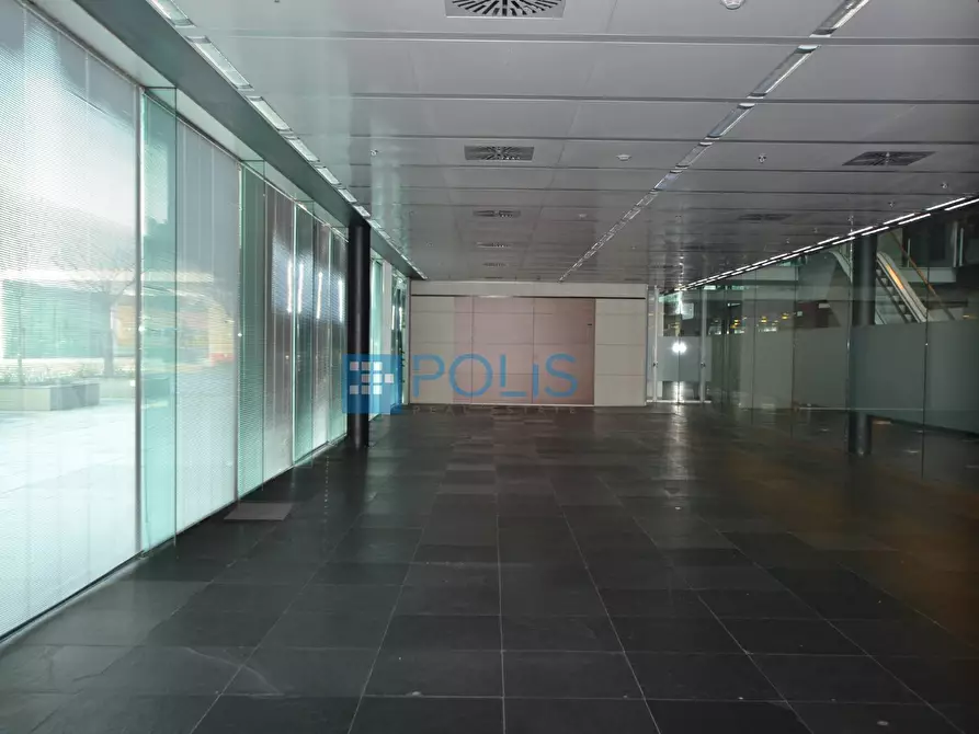 Immagine 1 di Negozio in vendita  in VIA SAN MARCO a Padova