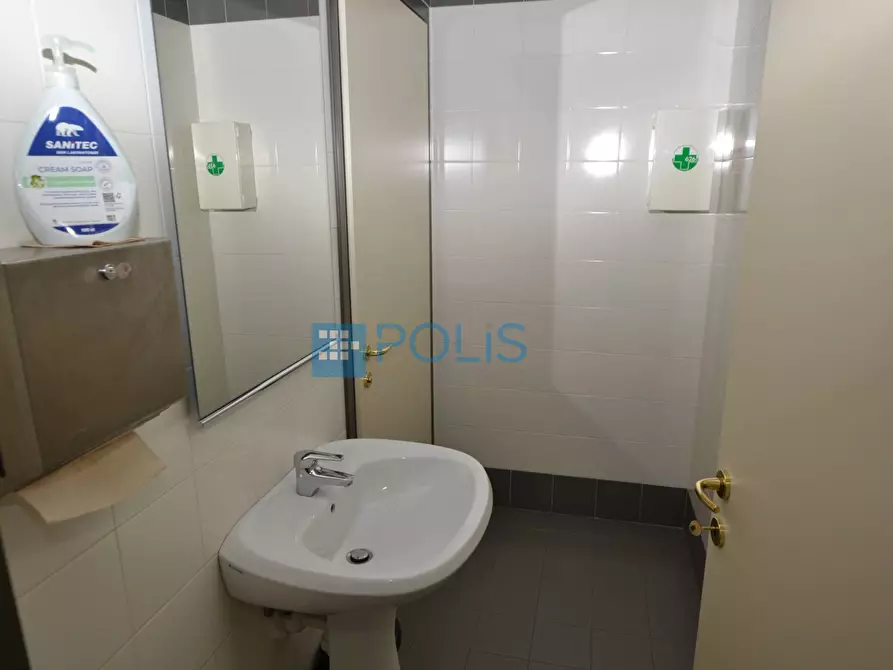 Immagine 11 di Ufficio in affitto  in Via San Crispino a Padova