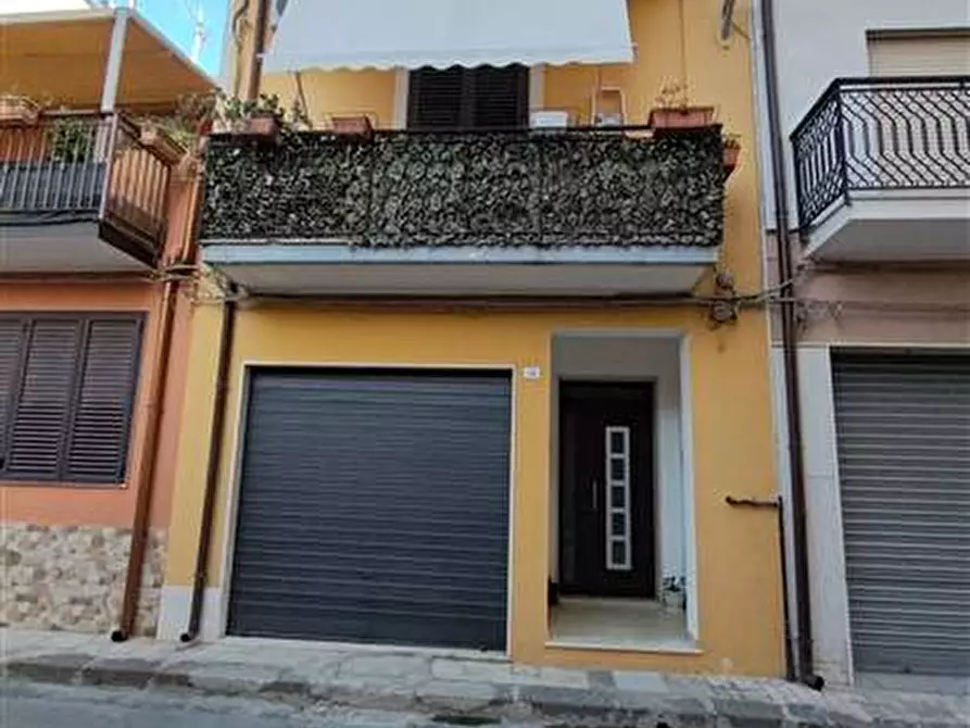Immagine 1 di Casa indipendente in vendita  a Floridia