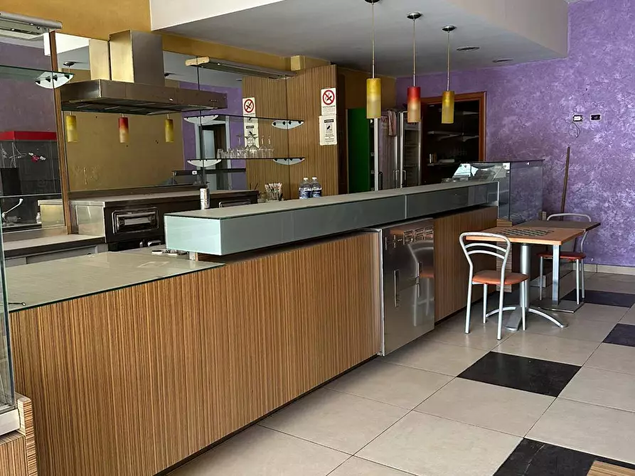 Immagine 3 di Attività commerciale in vendita  a Floridia