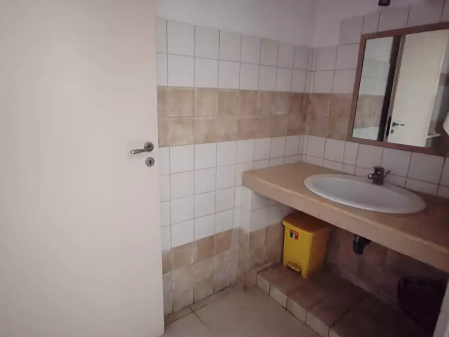 Immagine 9 di Attività commerciale in vendita  a Floridia