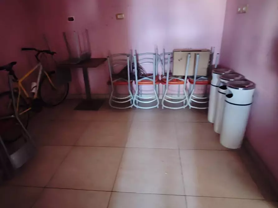 Immagine 11 di Attività commerciale in vendita  a Floridia