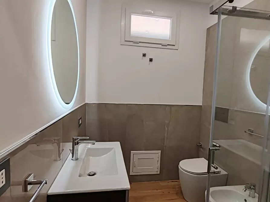 Immagine 14 di Appartamento in vendita  in LAIMO DA LENTINI 23 a Siracusa