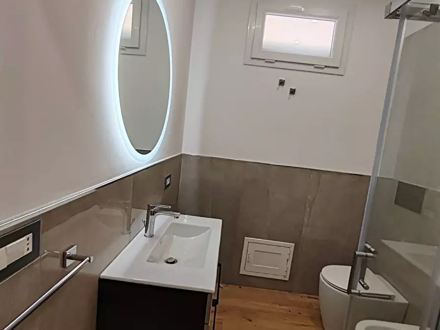 Immagine 15 di Appartamento in vendita  in LAIMO DA LENTINI 23 a Siracusa