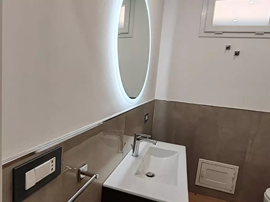 Immagine 17 di Appartamento in vendita  in LAIMO DA LENTINI 23 a Siracusa