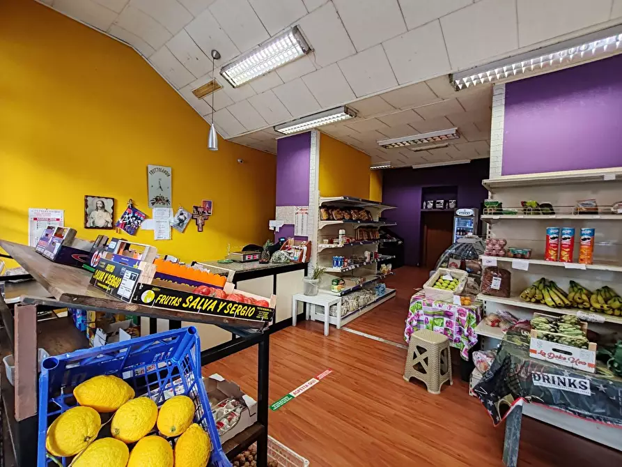 Immagine 5 di Attività commerciale in vendita  in VIALE VITTORIO VENETO 52 a Floridia