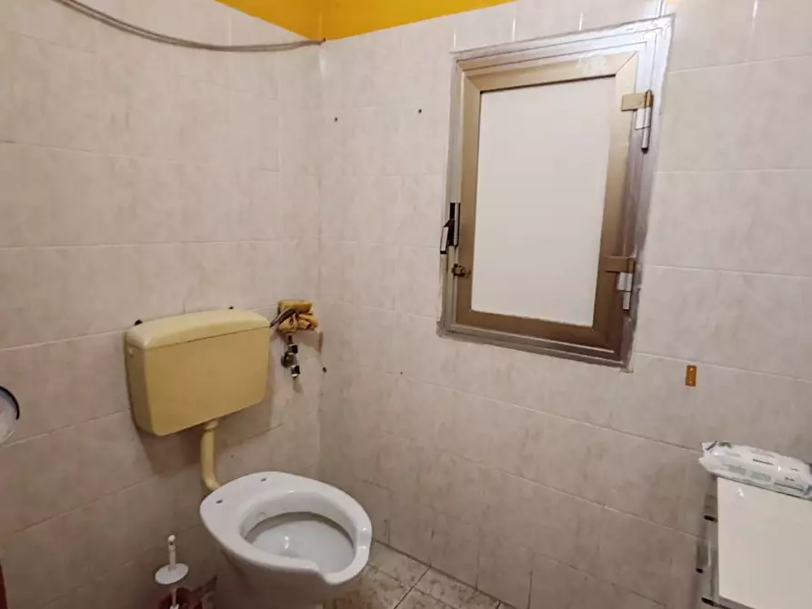 Immagine 20 di Attività commerciale in vendita  in VIALE VITTORIO VENETO 52 a Floridia